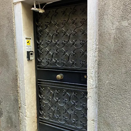 Sestiere Dorsoduro Venezia, A Due Passi Dal Ponte Dei Pugni Apartment *